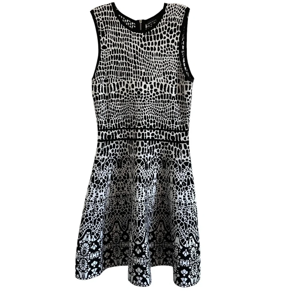 Karen Millen Fit & Flare Knit Sweater Dress Black & White Sz 4 - Picture 1 of 14